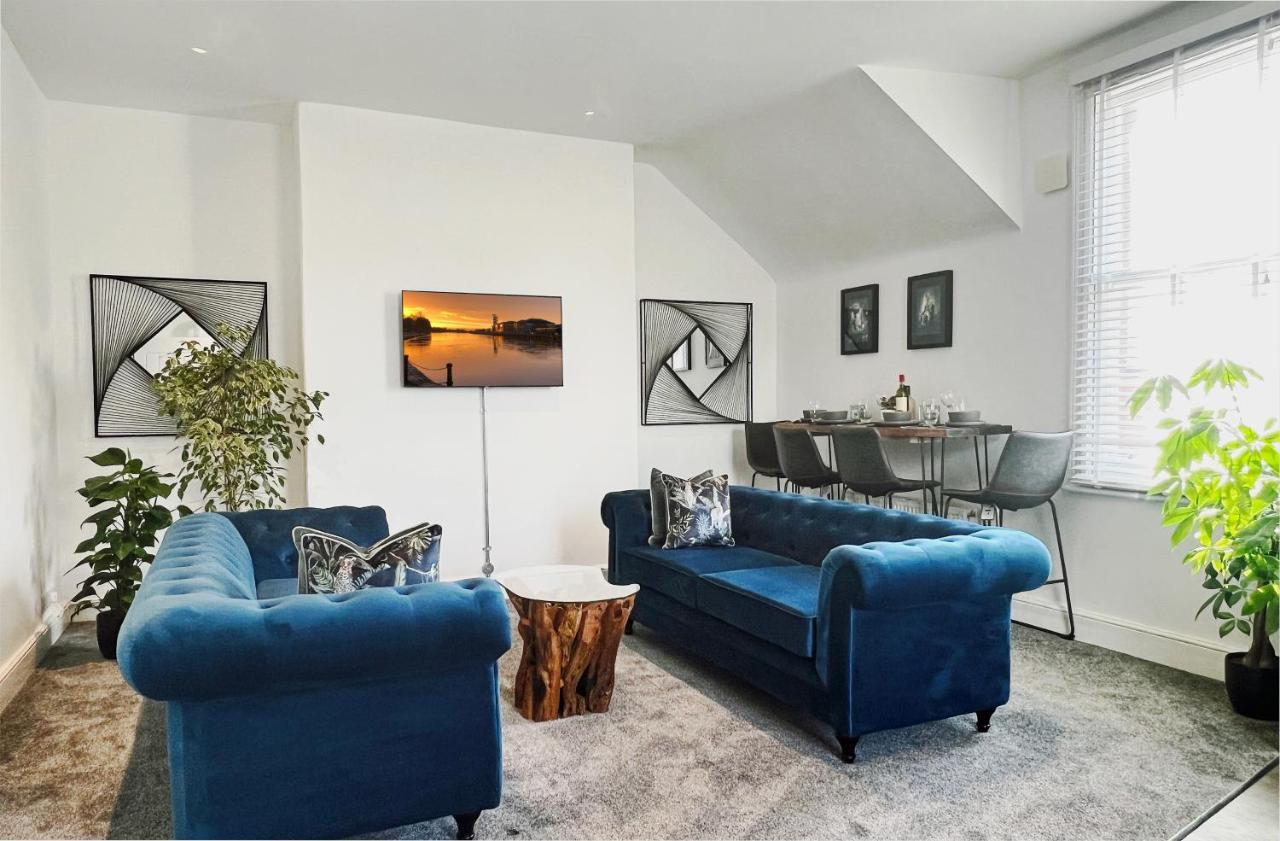 Apartment Perfectly Located Centre *