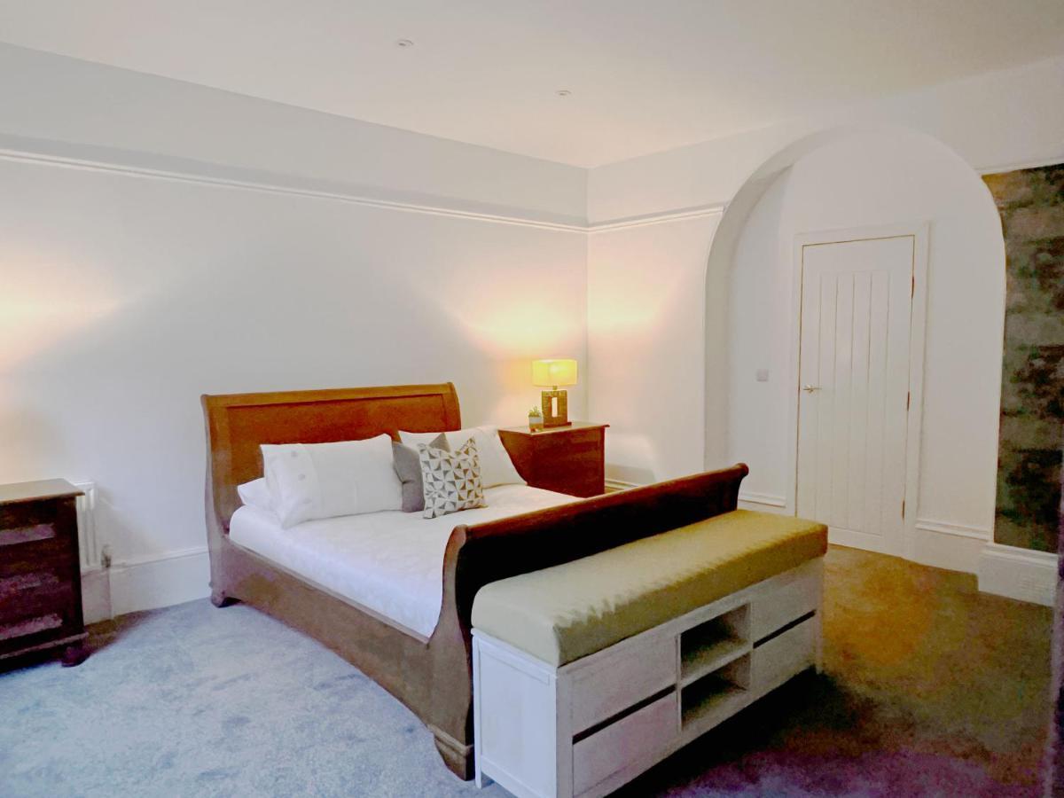 Perfectly Located Centre Apartment Exeter