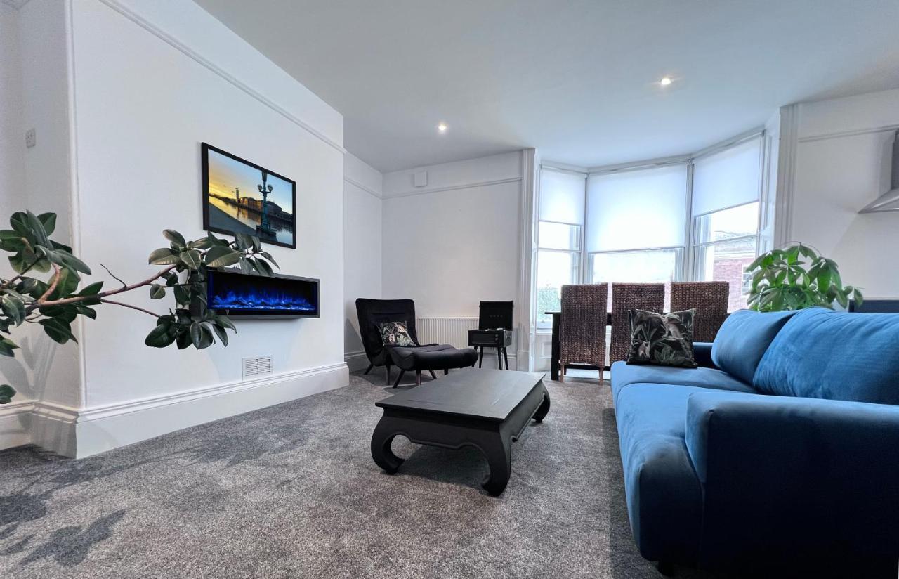 Perfectly Located Centre Apartment Exeter