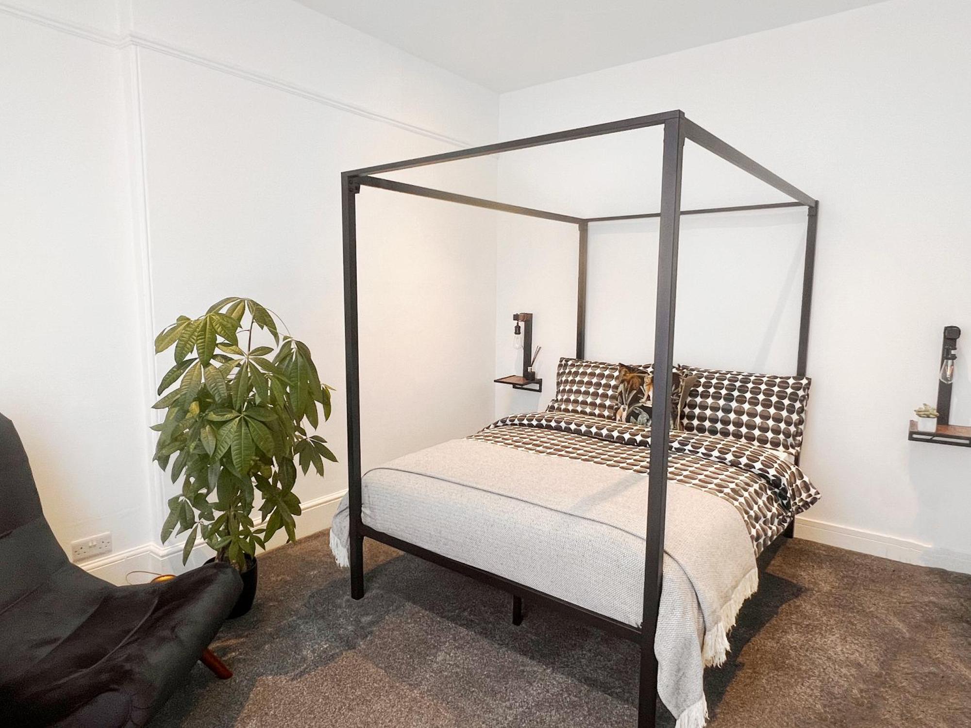 Perfectly Located Centre Apartment Exeter