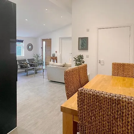Perfectly Located City Centre Apartments Exeter Exterior photo