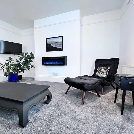 Perfectly Located City Centre Apartments Exeter Exterior photo